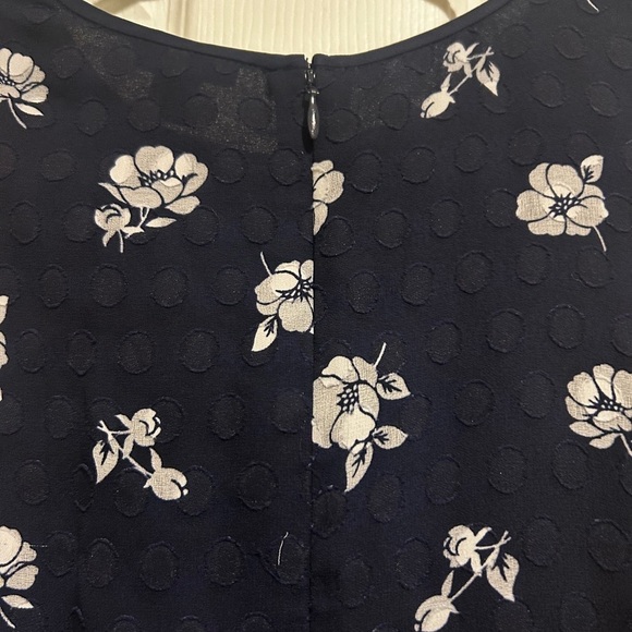 NWOT Ann Taylor Women’s Floral Sleeveless Dress - Navy and White Sz. 4 - Picture 3 of 9